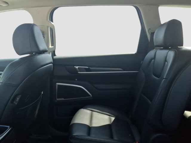 Used 2025 Kia Telluride S AWD/4WD image 9