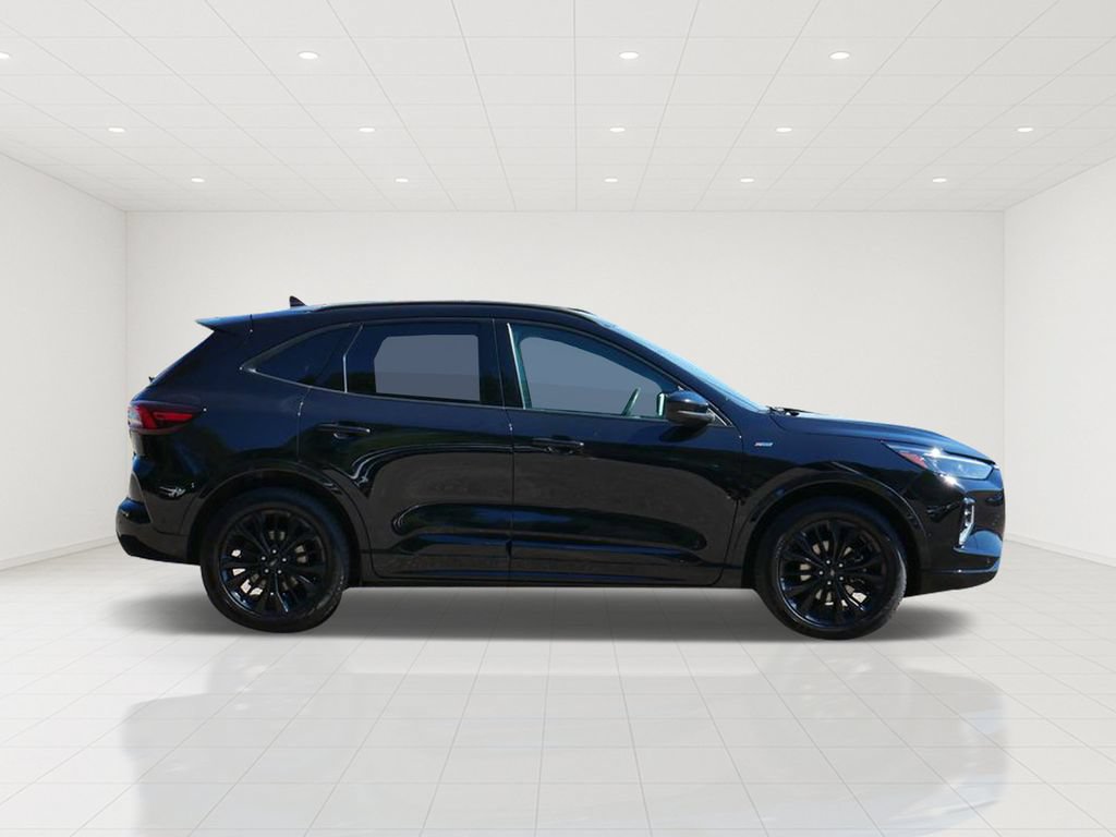 Certified 2023 Ford Escape ST-Line Elite w/ Premium Technology Package AWD/4WD image 2