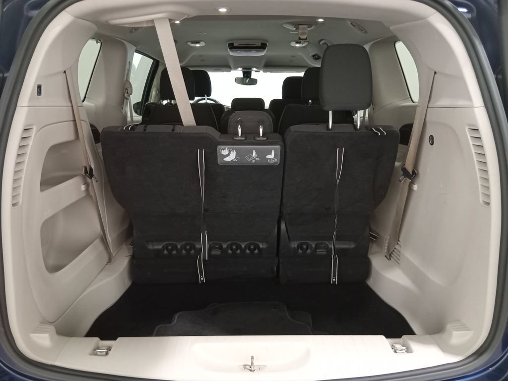 Used 2019 Chrysler Pacifica Touring Plus w/ Tire & Wheel Group FWD image 6