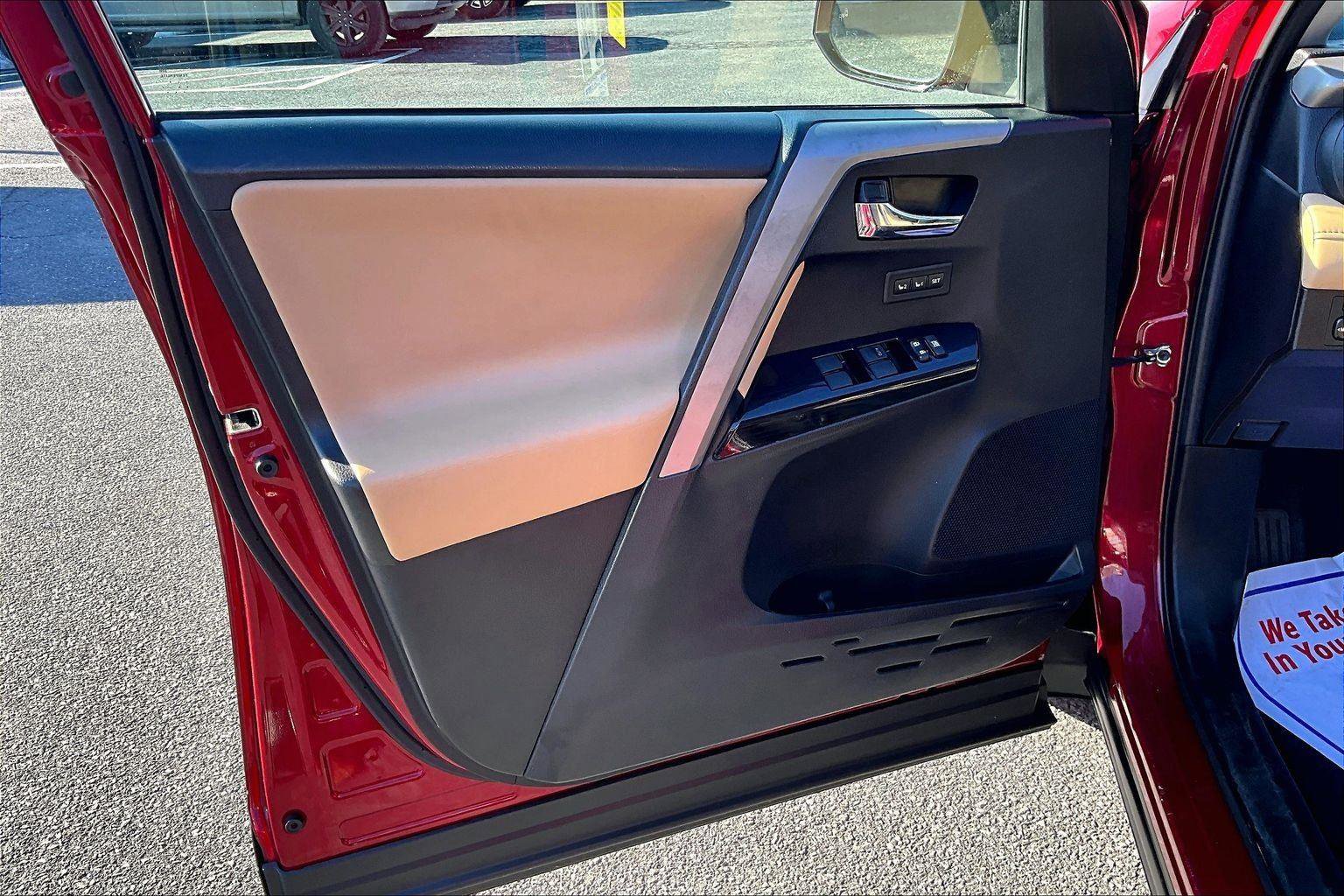 Used 2018 Toyota RAV4 Limited image 16