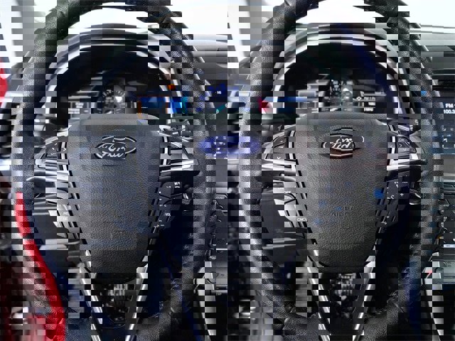 Certified 2018 Ford Edge Titanium w/ Cold Weather Package image 22