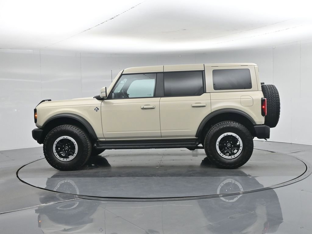 Certified 2025 Ford Bronco Outer Banks w/ Sasquatch Package AWD/4WD image 32