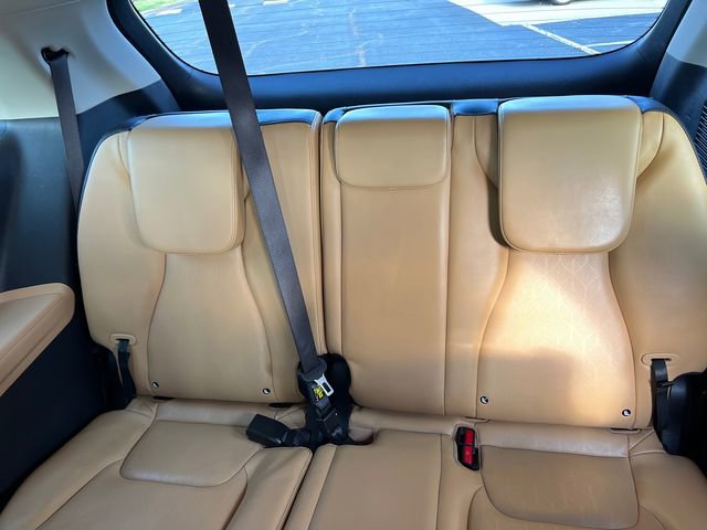 Used 2023 Kia Carnival LX FWD image 25
