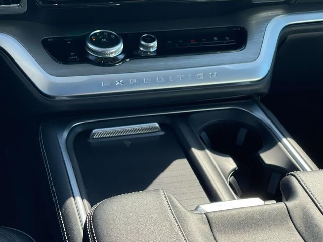 Certified 2025 Ford Expedition Max Platinum AWD/4WD image 15