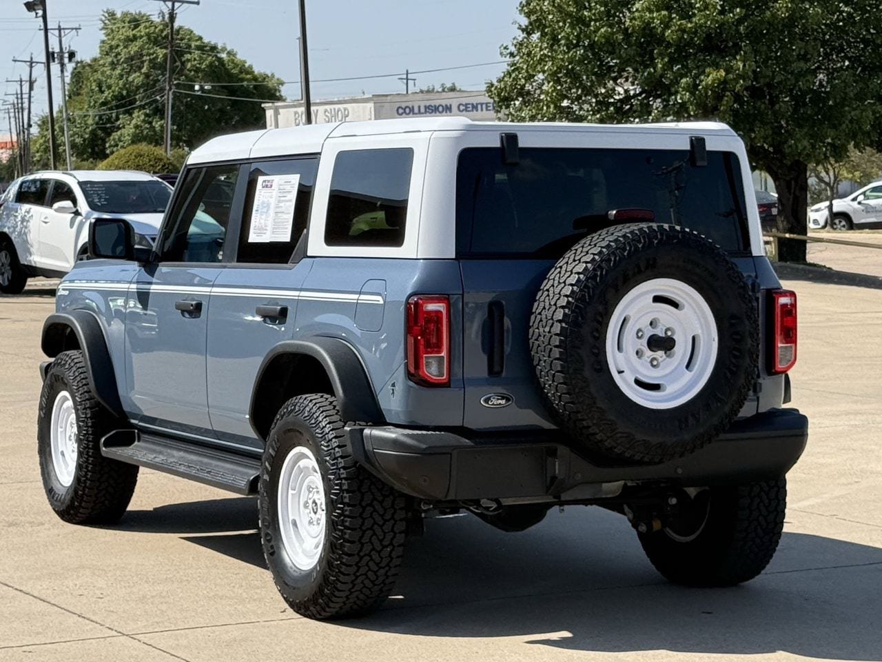 Certified 2025 Ford Bronco Heritage Edition AWD/4WD image 5