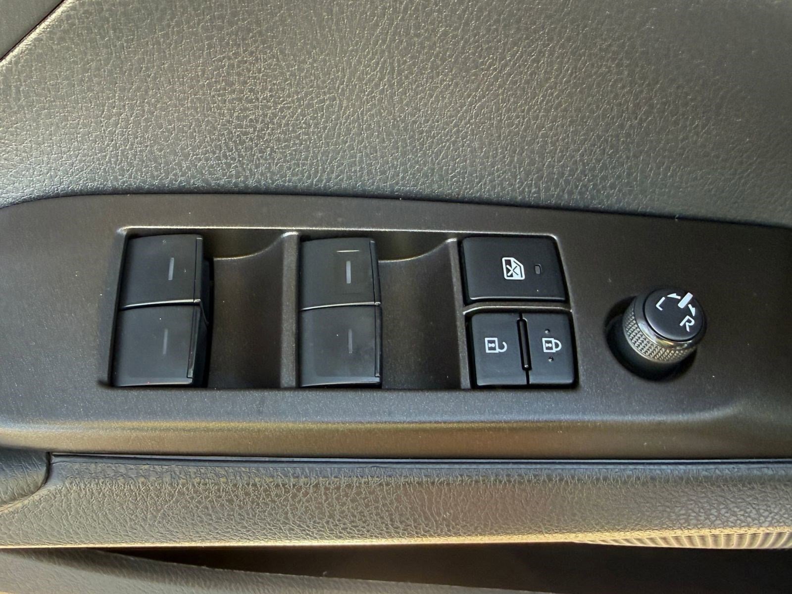 Used 2023 Toyota Camry SE image 22