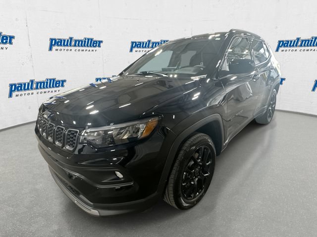 Used 2026 Jeep Compass Latitude AWD/4WD image 1