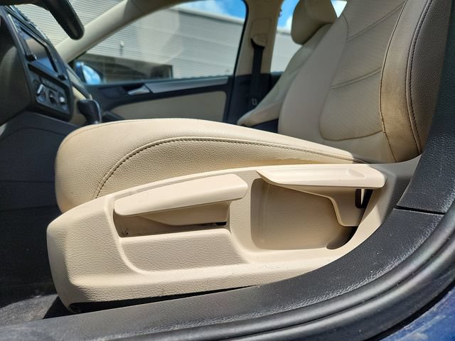 Used 2017 Volkswagen Jetta SE FWD image 23