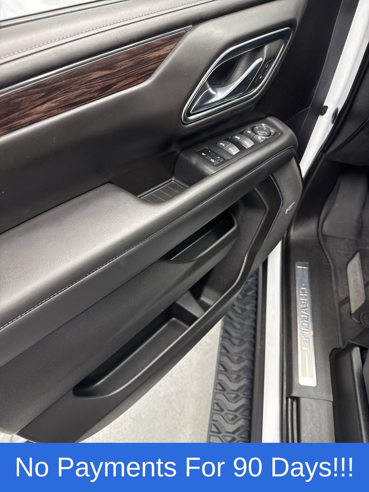 Used 2023 Chevrolet Suburban Z71 w/ Luxury Package image 16