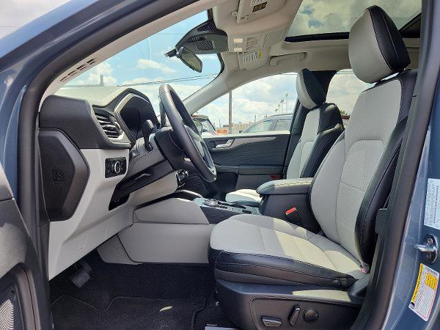 Certified 2025 Ford Escape SE FWD image 14