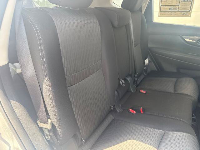 Used 2017 Nissan Rogue SV FWD image 31