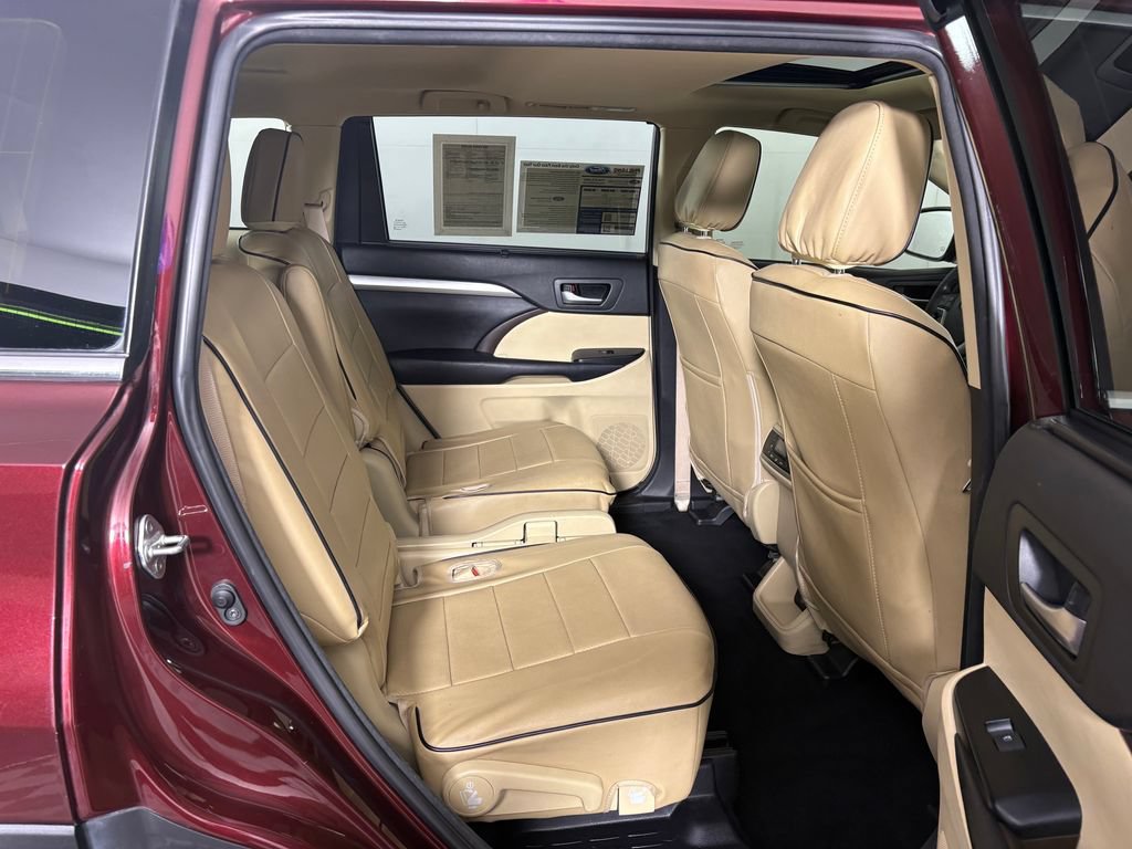 Used 2018 Toyota Highlander XLE AWD/4WD image 38