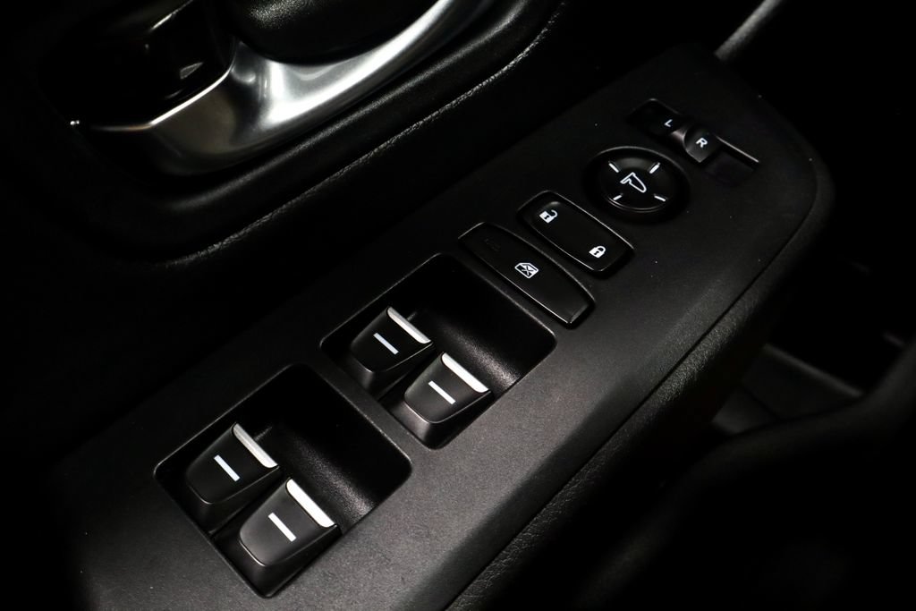 Used 2025 Honda Pilot Sport image 27