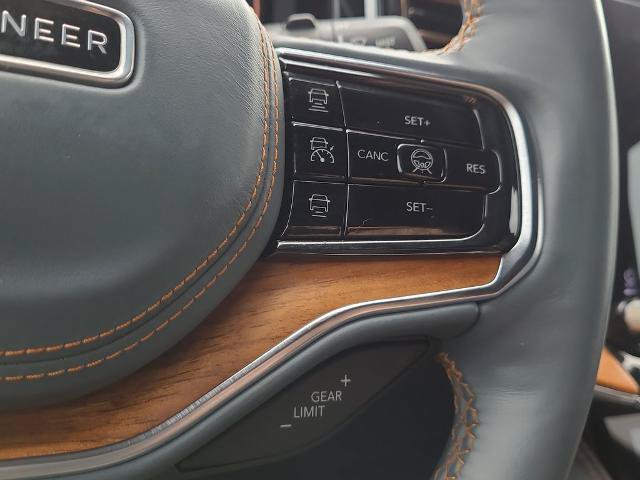 Used 2024 Jeep Grand Wagoneer Series III AWD/4WD image 31