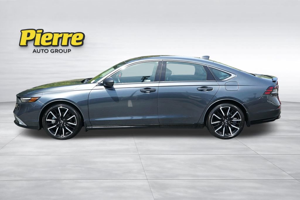 Used 2023 Honda Accord Touring image 4