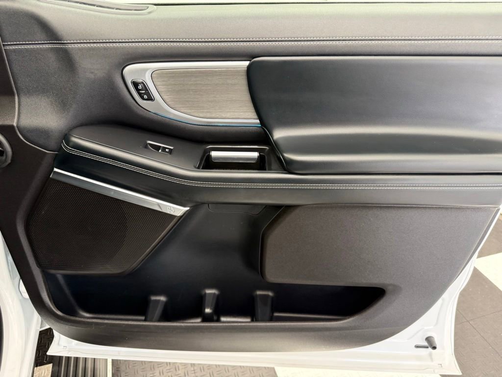 Certified 2025 Ford Expedition Max Platinum AWD/4WD image 30