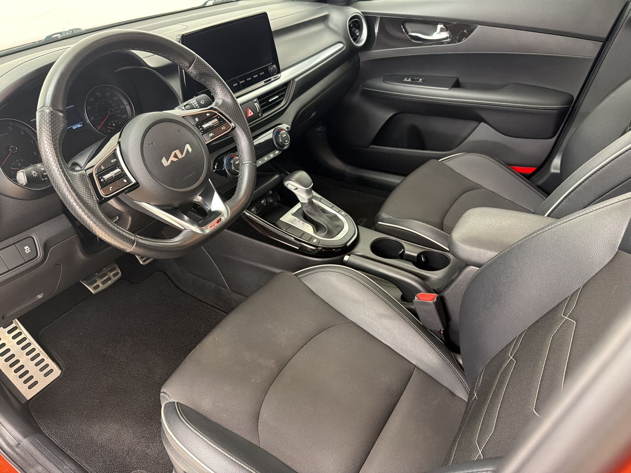 Used 2023 Kia Forte GT-Line FWD image 4