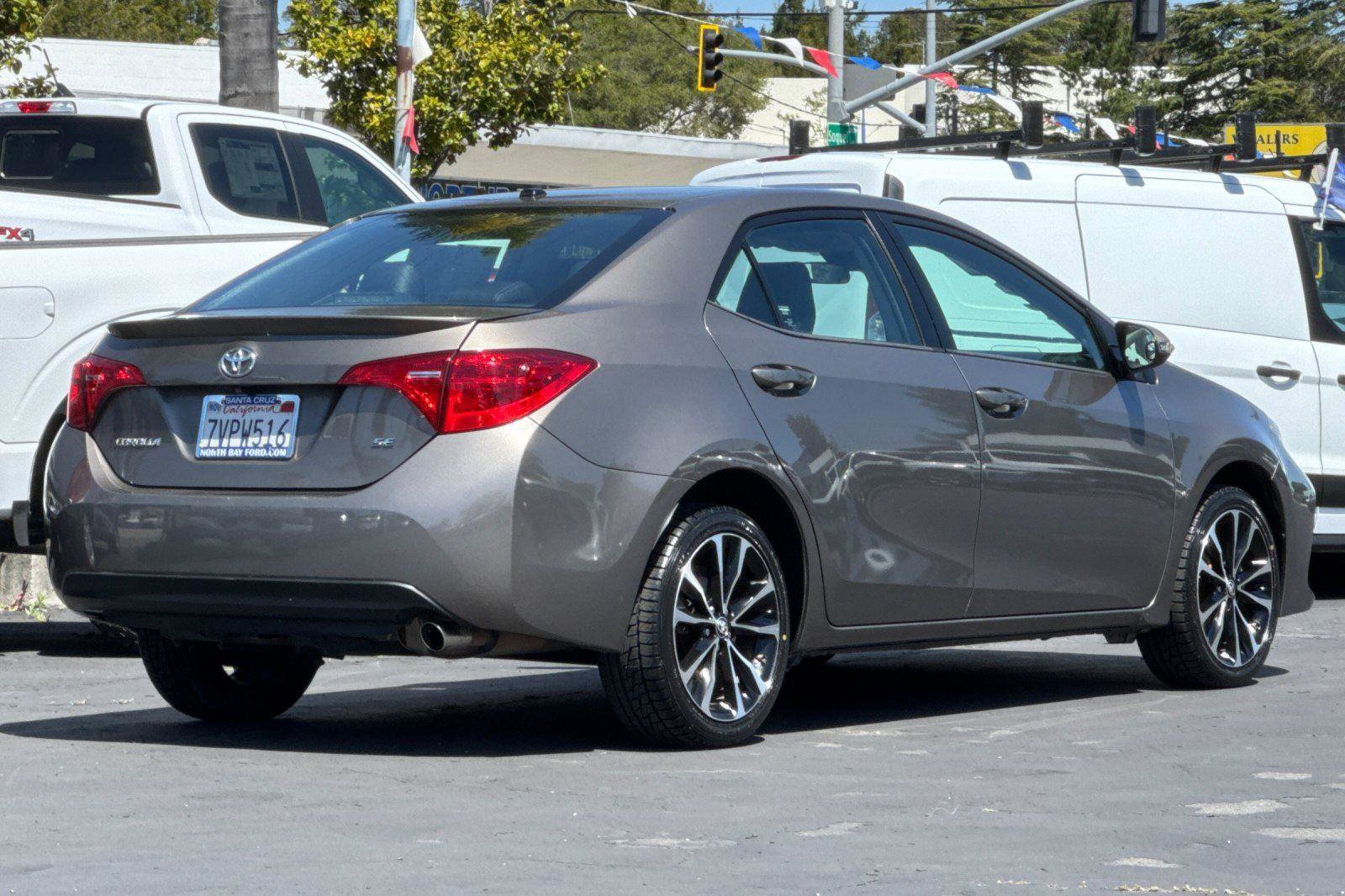 Used 2017 Toyota Corolla SE image 25