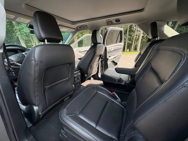 Certified 2022 Ford Explorer XLT w/ Equipment Group 202A AWD/4WD image 29