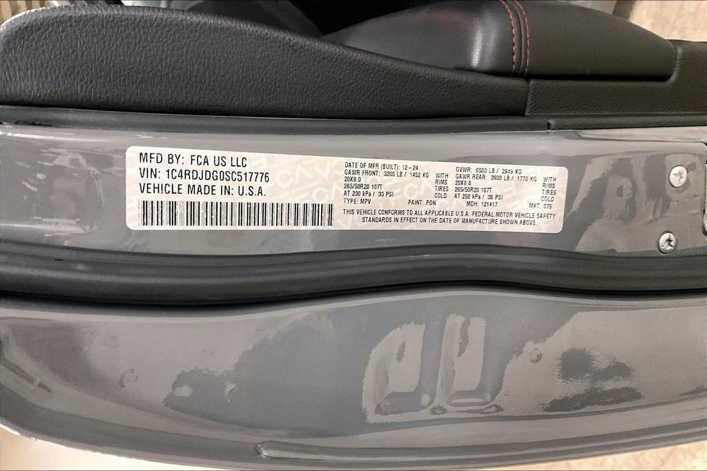 Used 2025 Dodge Durango GT image 31