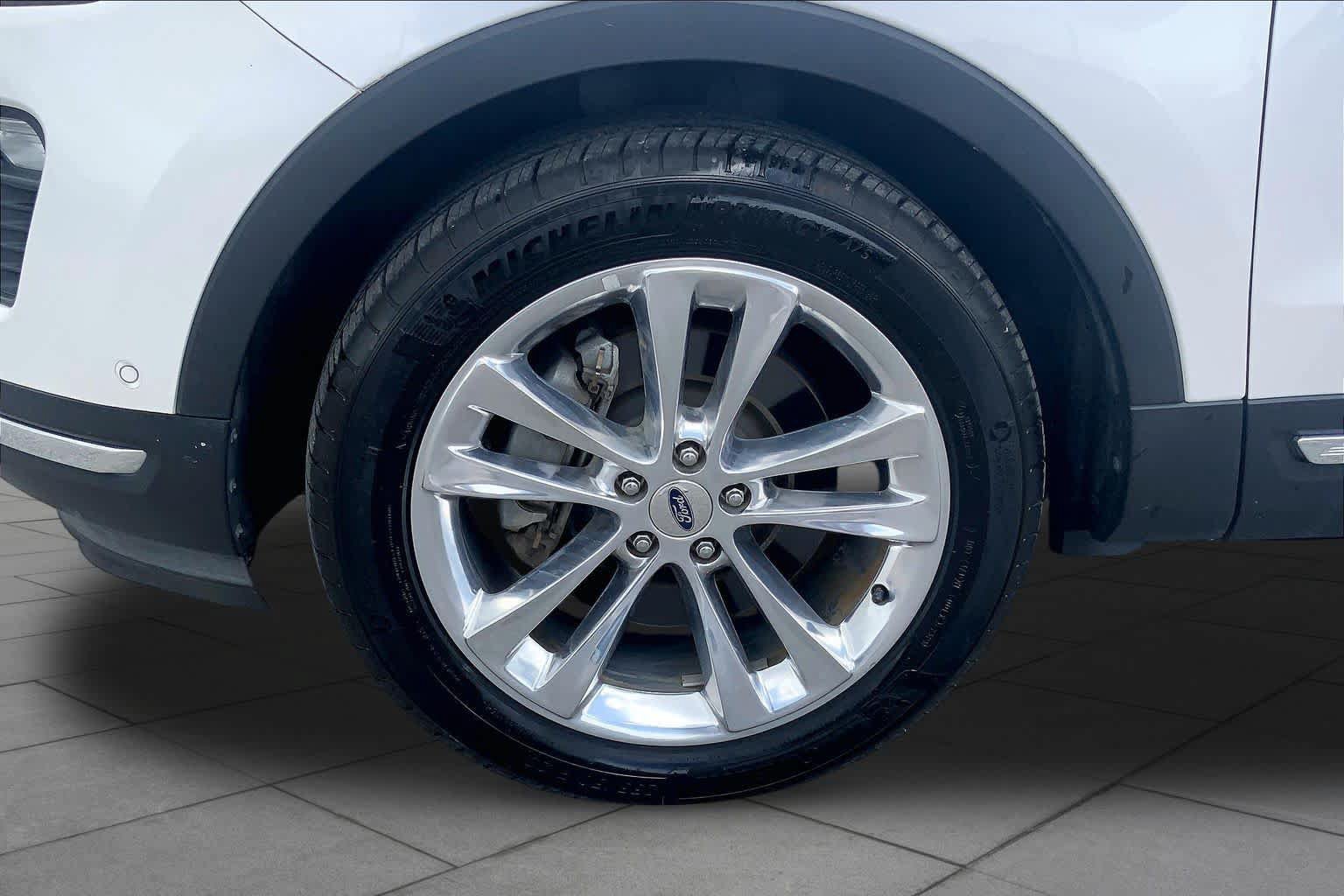 Certified 2018 Ford Explorer Limited w/ Equipment Group 301A FWD image 11