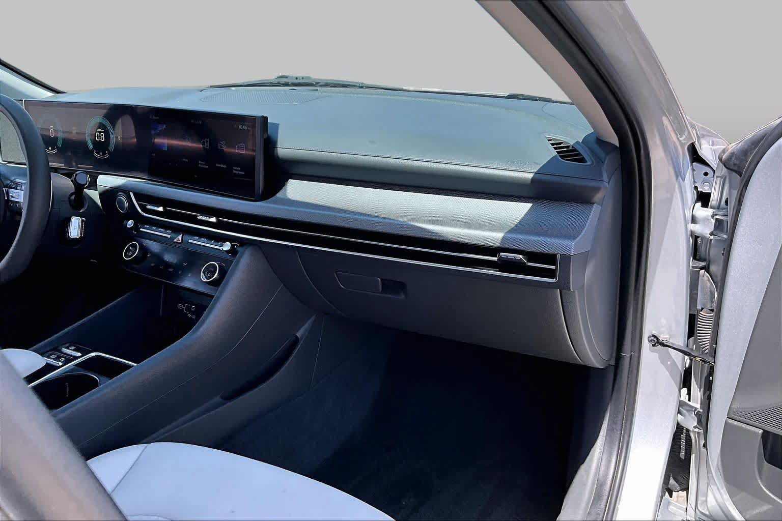 Used 2025 Hyundai Sonata SEL FWD image 17