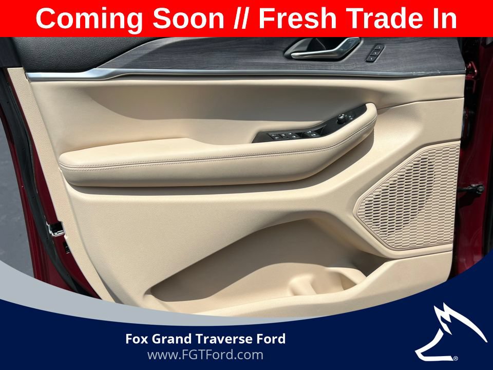 Used 2025 Jeep Grand Cherokee L Limited w/ Luxury Tech Group II AWD/4WD image 14