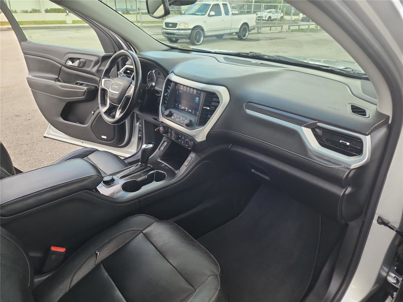 Used 2019 GMC Acadia SLT image 30