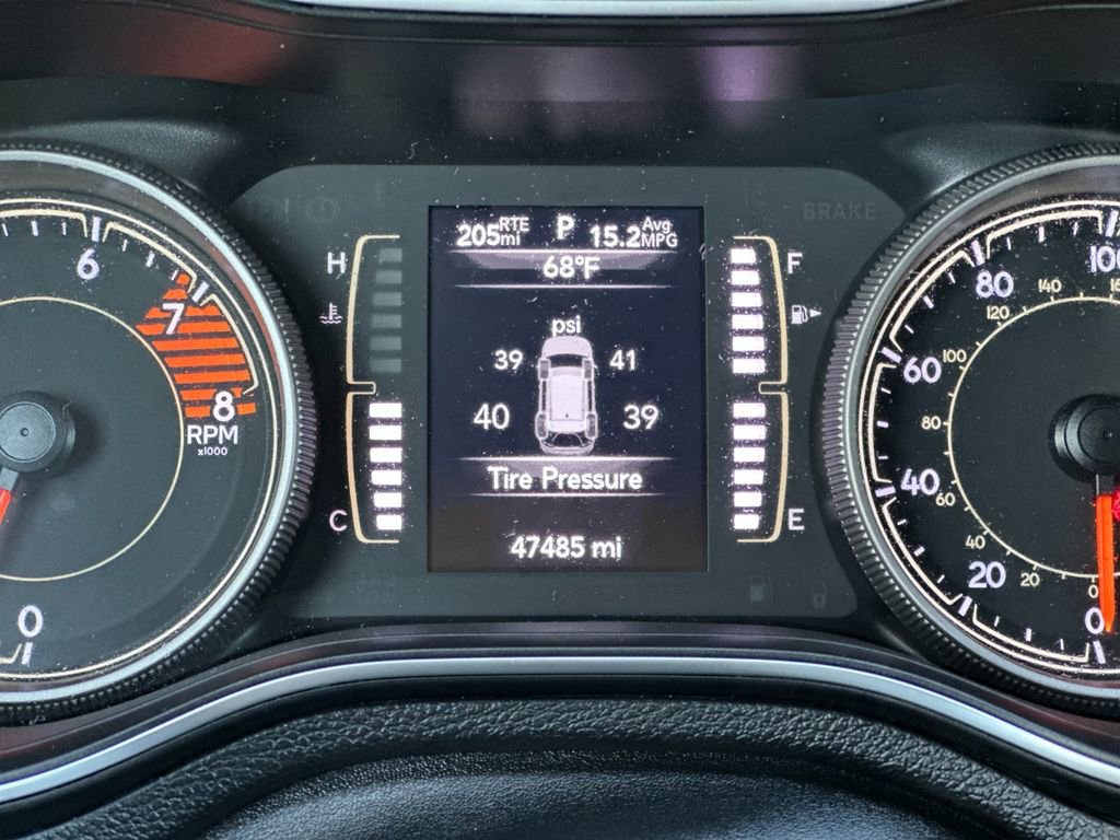 Used 2019 Jeep Cherokee Latitude w/ Cold Weather Group image 26