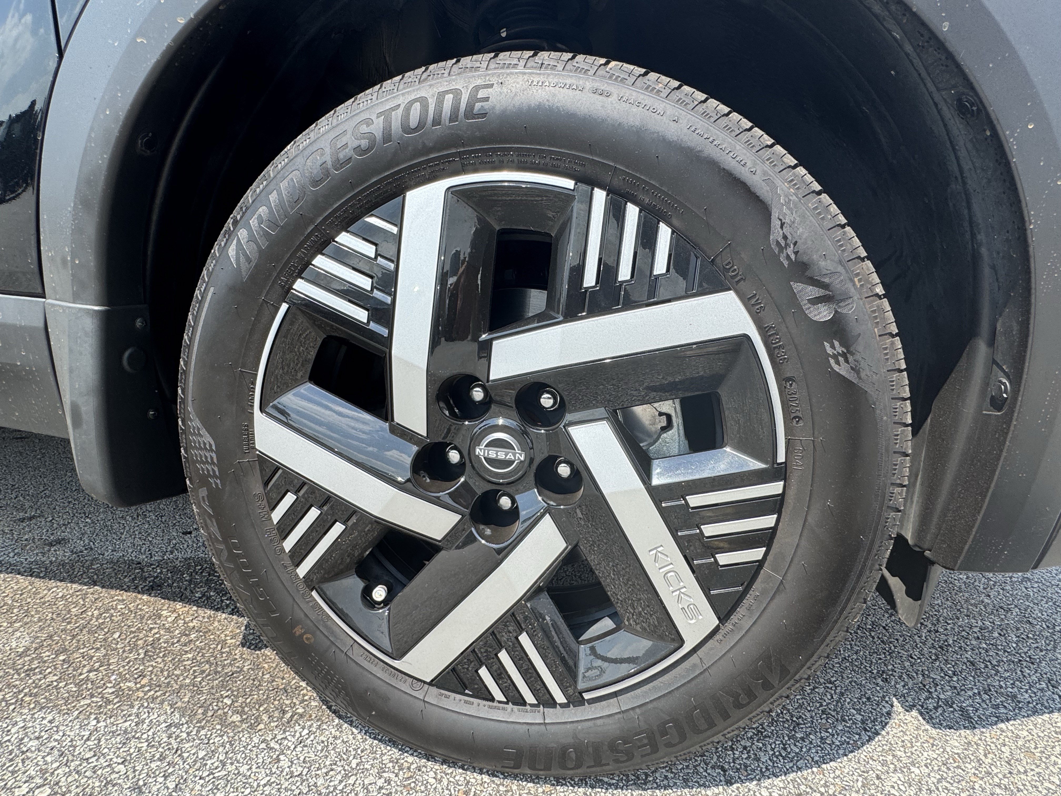 Used 2026 Nissan Kicks SV FWD image 13