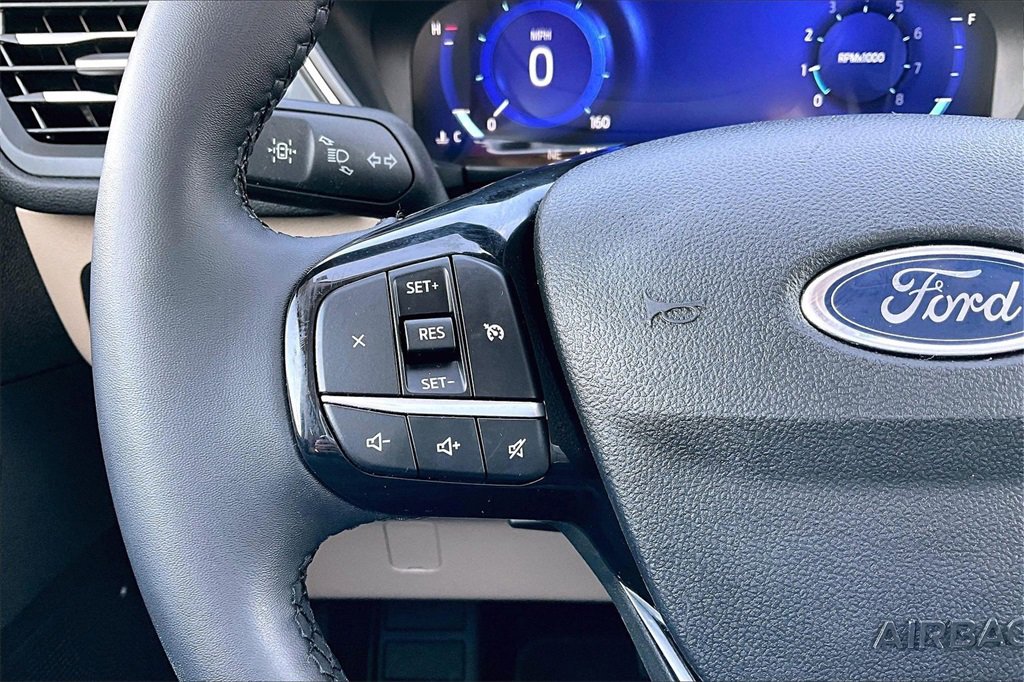 Certified 2022 Ford Escape SEL w/ Technology Package image 18