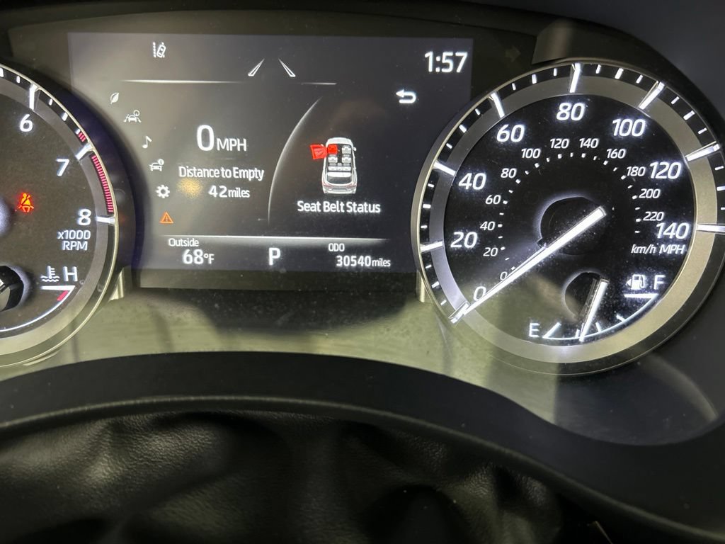 Used 2022 Toyota Highlander XLE AWD/4WD image 18