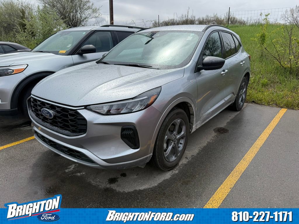 Certified 2024 Ford Escape ST-Line w/ Tech Pack #1 AWD/4WD image 3