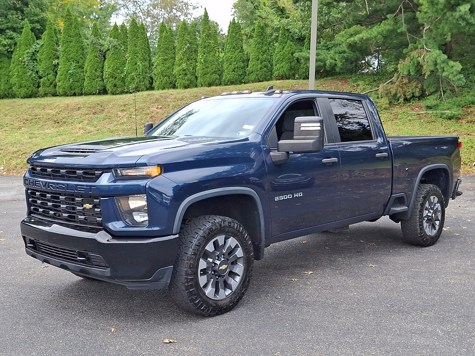 Used 2021 Chevrolet Silverado 2500 Custom w/ Custom Value Package AWD/4WD image 3