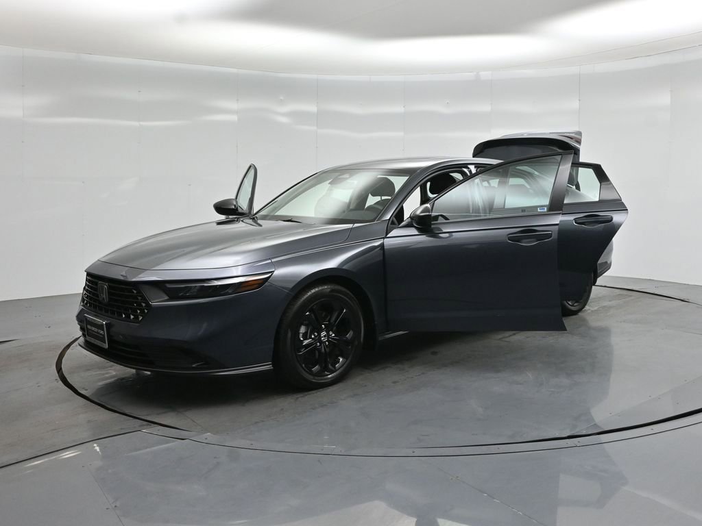 Used 2025 Honda Accord SE image 23