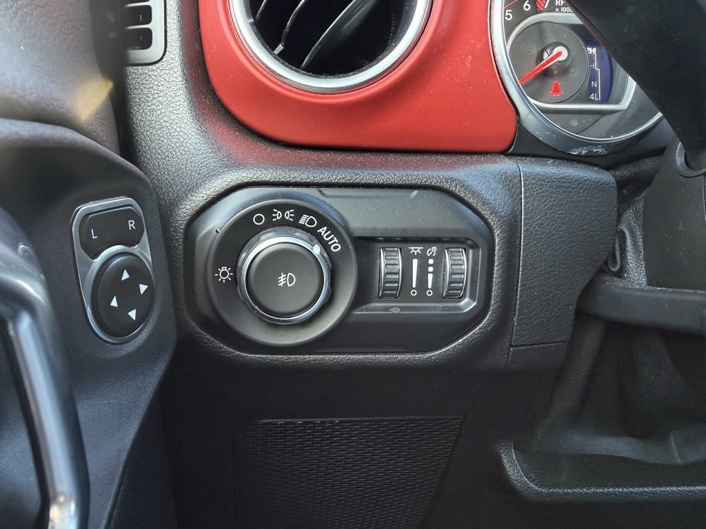 Used 2021 Jeep Wrangler Unlimited Rubicon w/ Cold Weather Group image 12