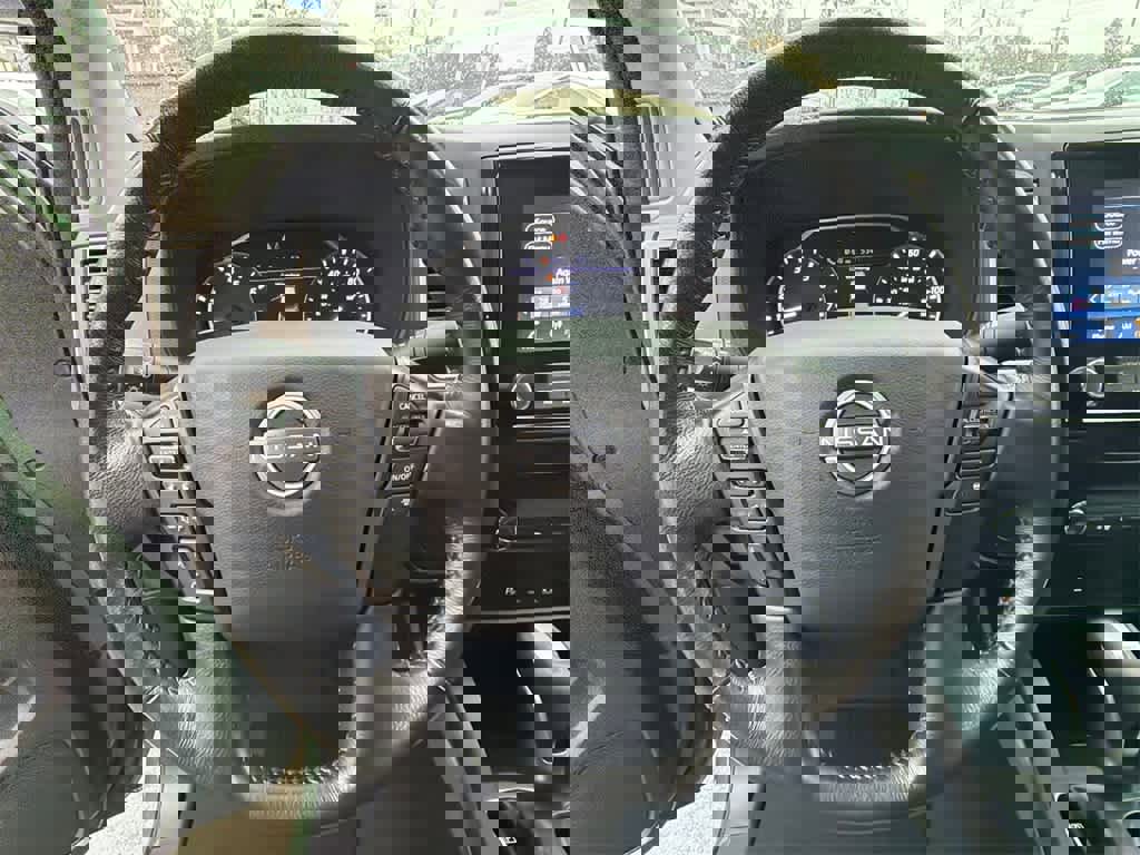 Used 2022 Nissan Frontier SV w/ Technology Package image 10