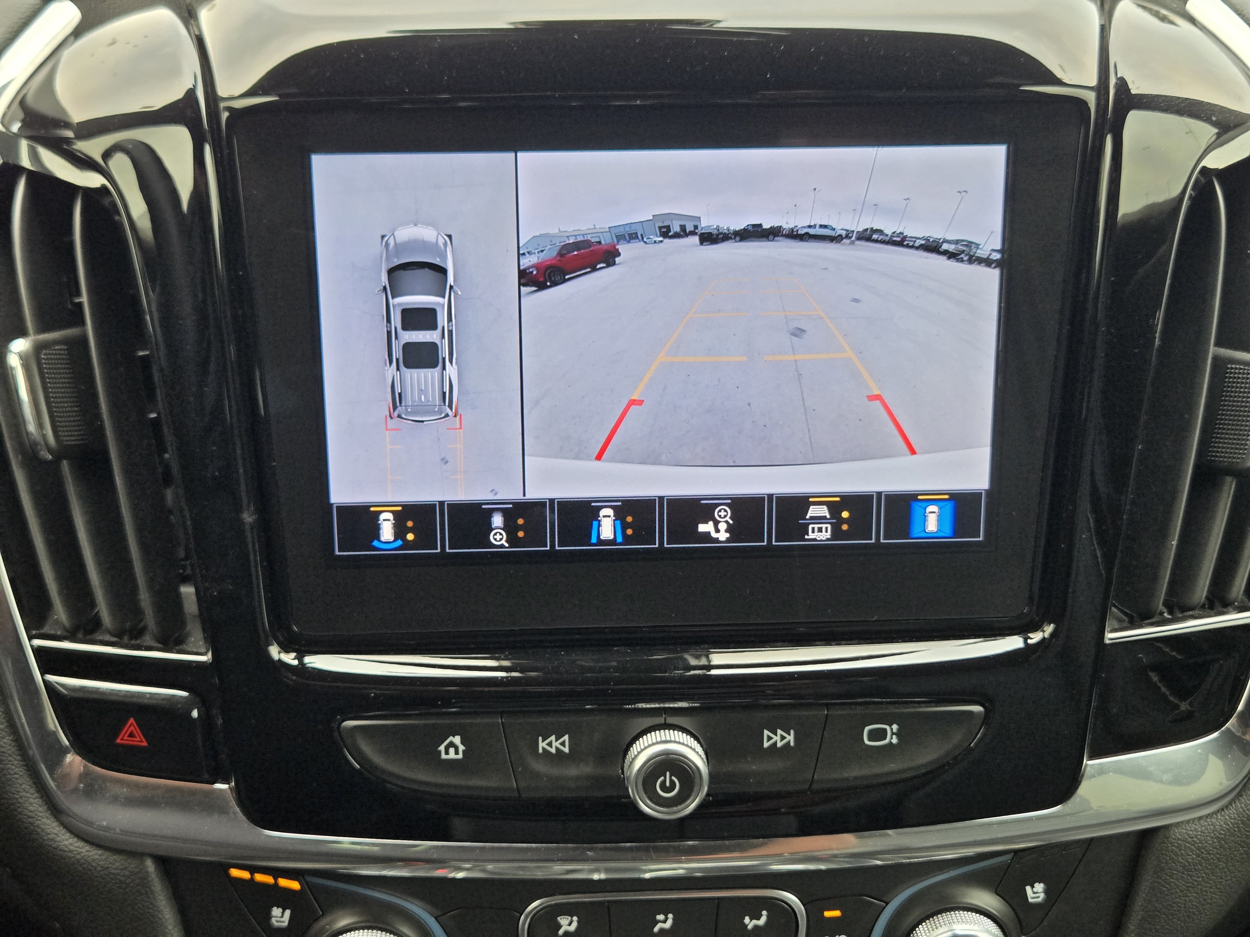 Used 2023 Chevrolet Traverse Premier w/ Redline Edition FWD image 18