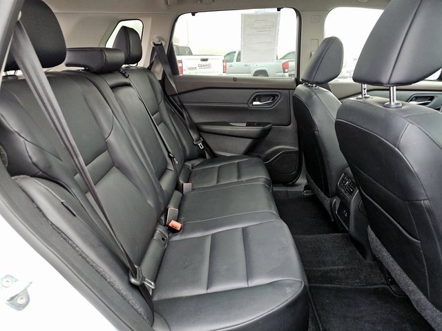 Used 2023 Nissan Rogue SV w/ SV Premium B Package image 22