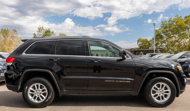 Used 2018 Jeep Grand Cherokee Laredo AWD/4WD image 5