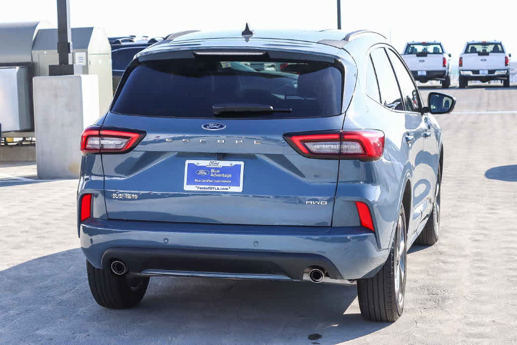 Certified 2023 Ford Escape ST-Line Select w/ Tech Pack #2 AWD/4WD image 4