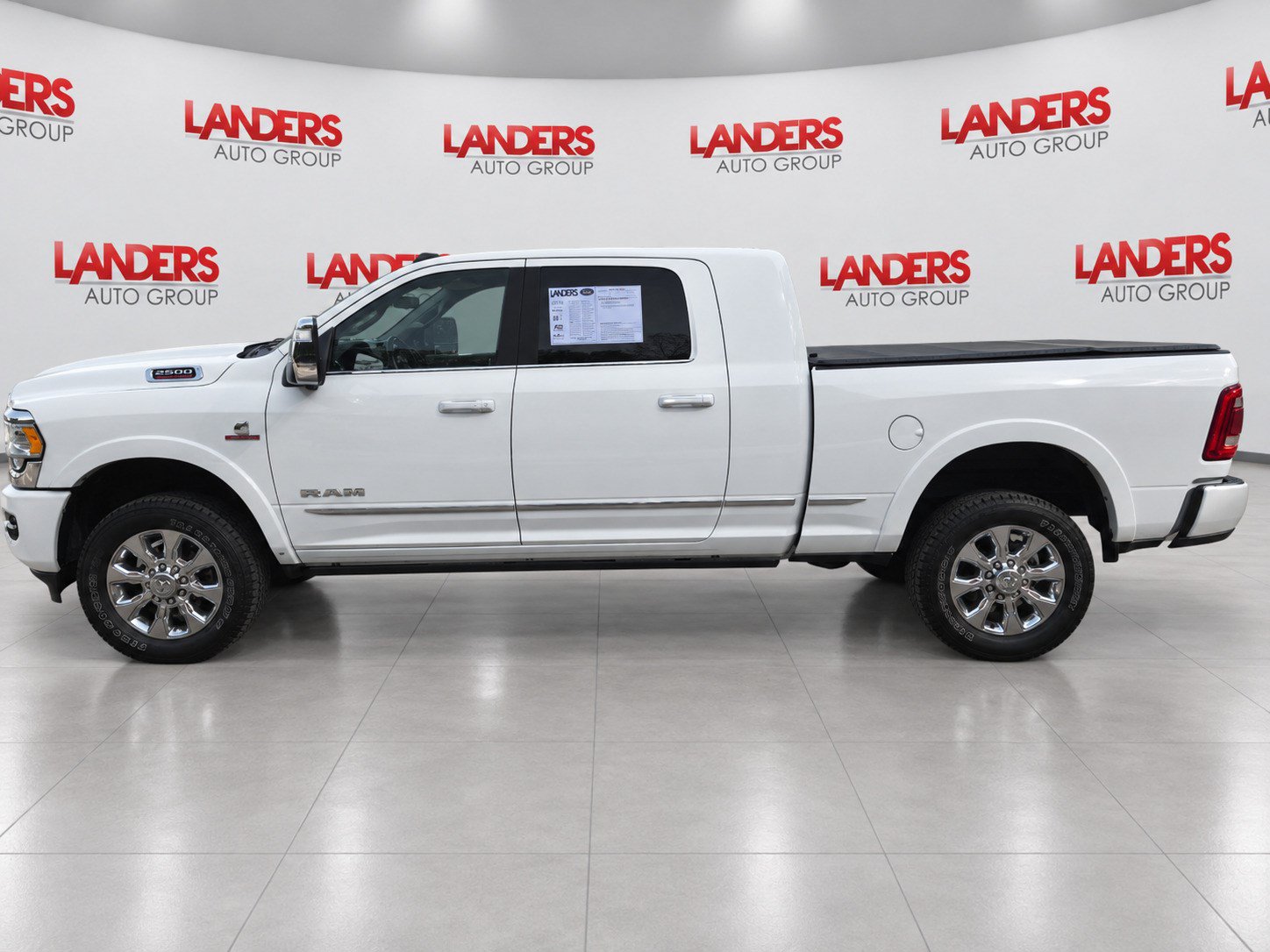 Used 2023 RAM 2500 Limited AWD/4WD image 8