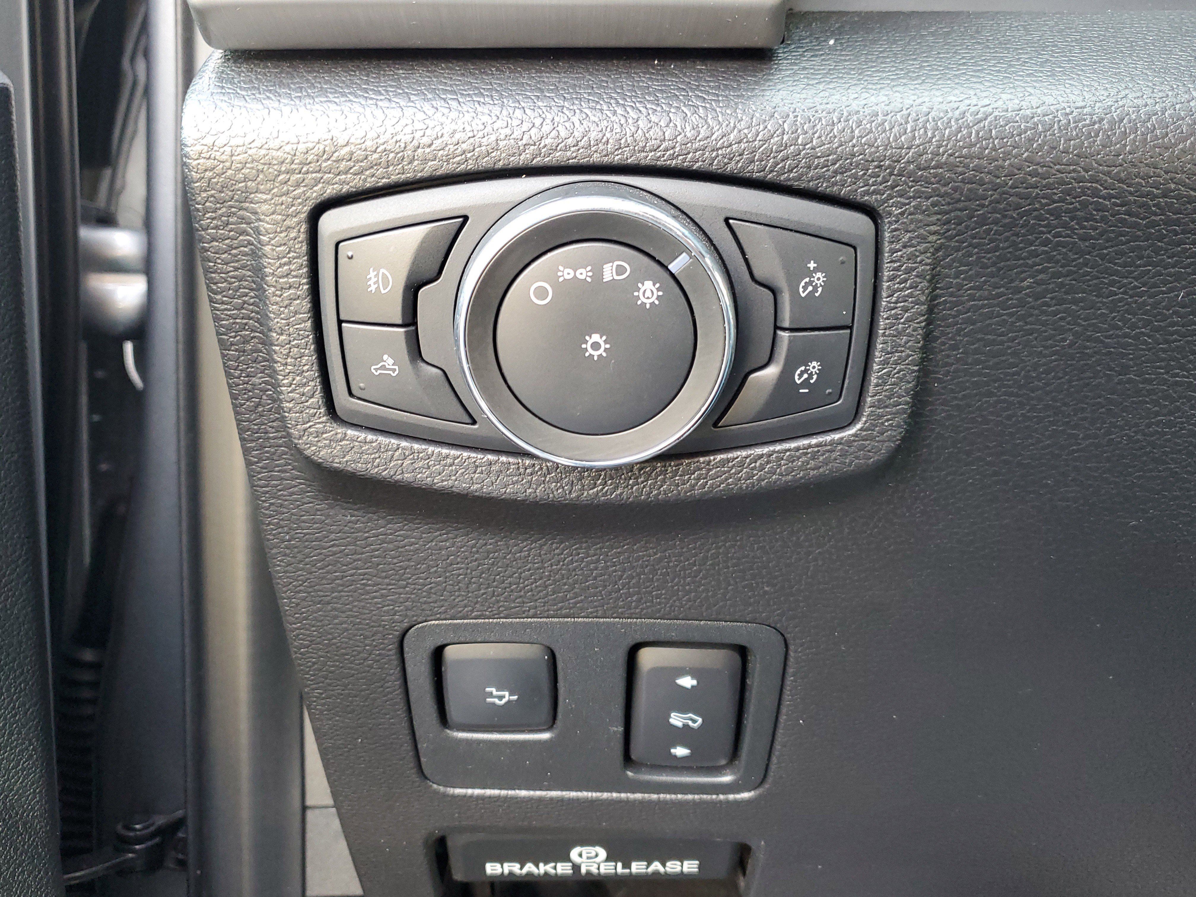 Certified 2021 Ford F250 Platinum w/ FX4 Off-Road Package image 28