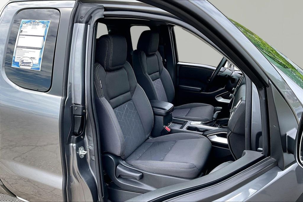 Used 2025 Nissan Frontier SV RWD image 7