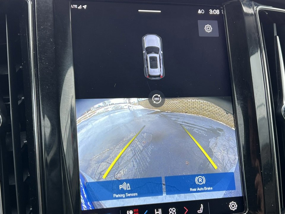 Used 2022 Volvo XC60 B5 Inscription image 28