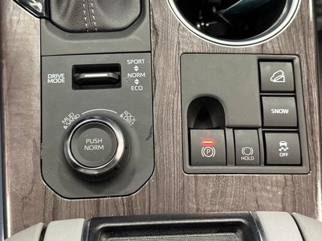 Used 2023 Toyota Highlander Limited AWD/4WD image 33