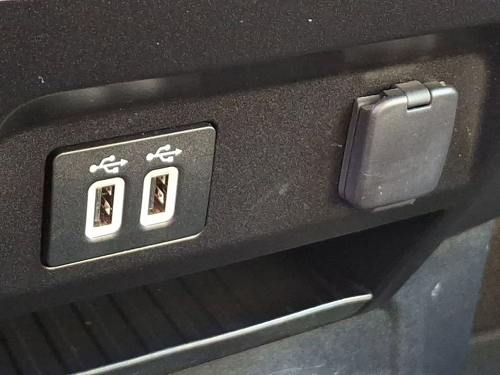 Certified 2019 Ford F150 XLT w/ Equipment Group 302A Luxury image 24