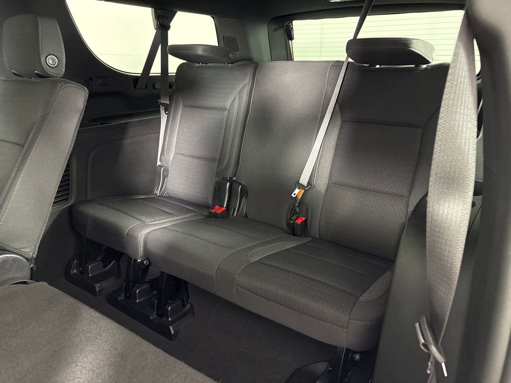 Used 2023 Chevrolet Suburban LS image 31