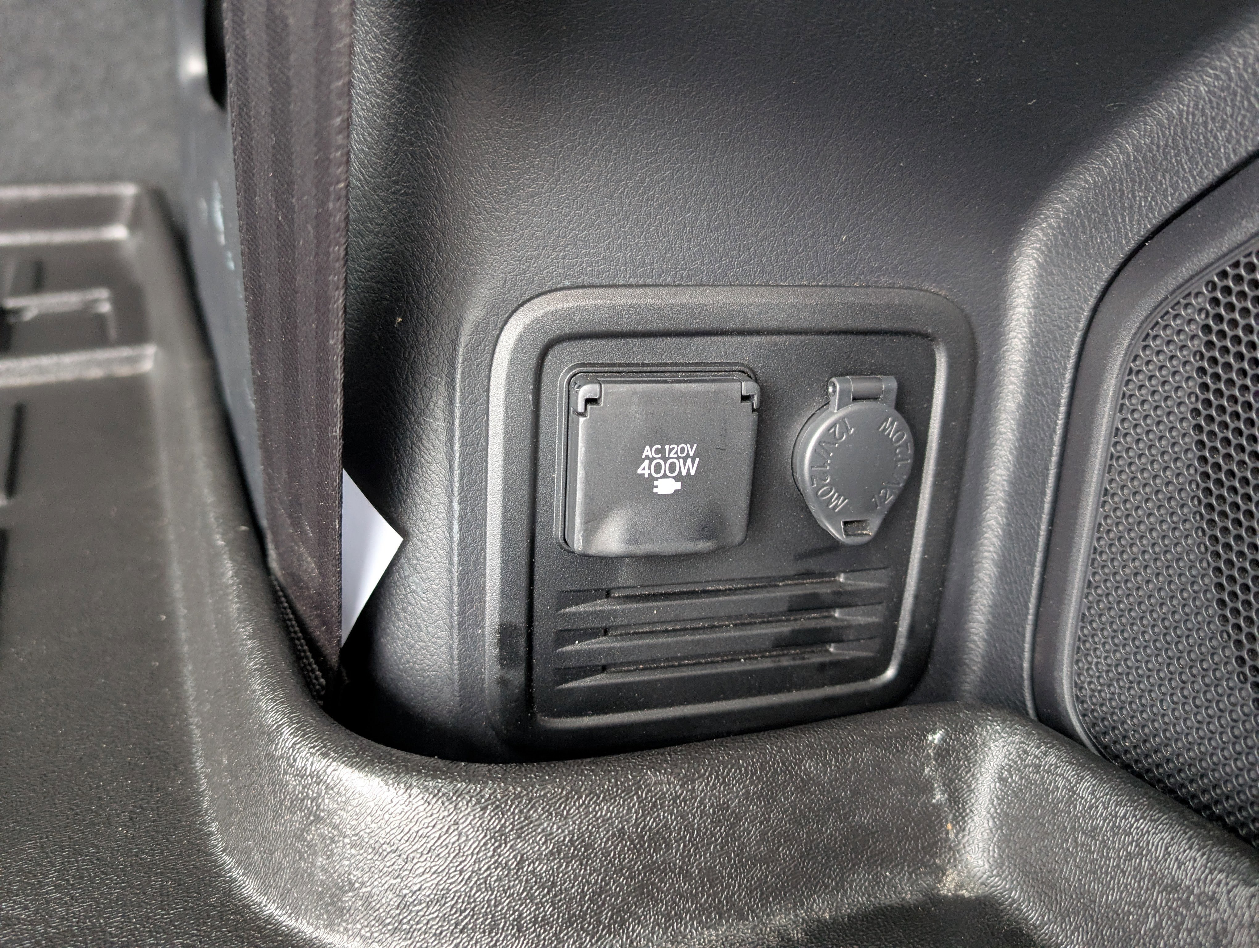 Used 2022 Toyota 4Runner Limited image 13