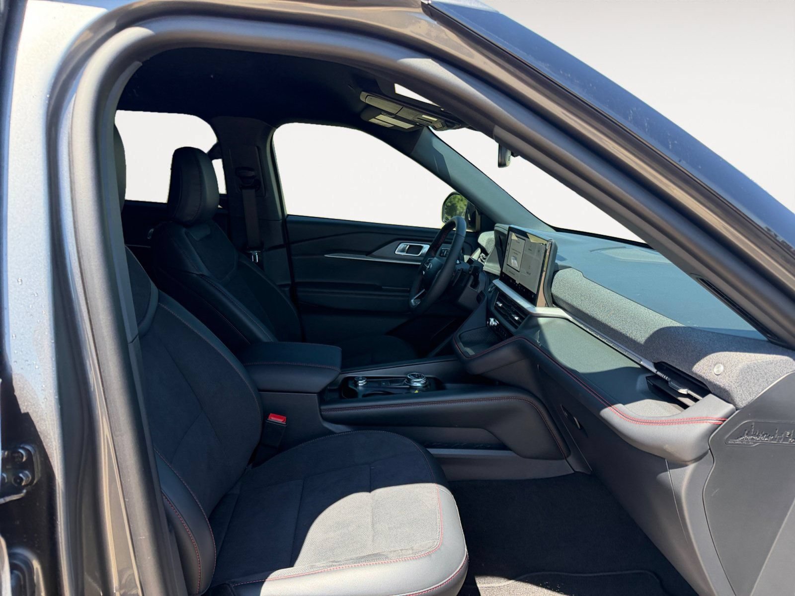 Certified 2026 Ford Explorer ST AWD/4WD image 15